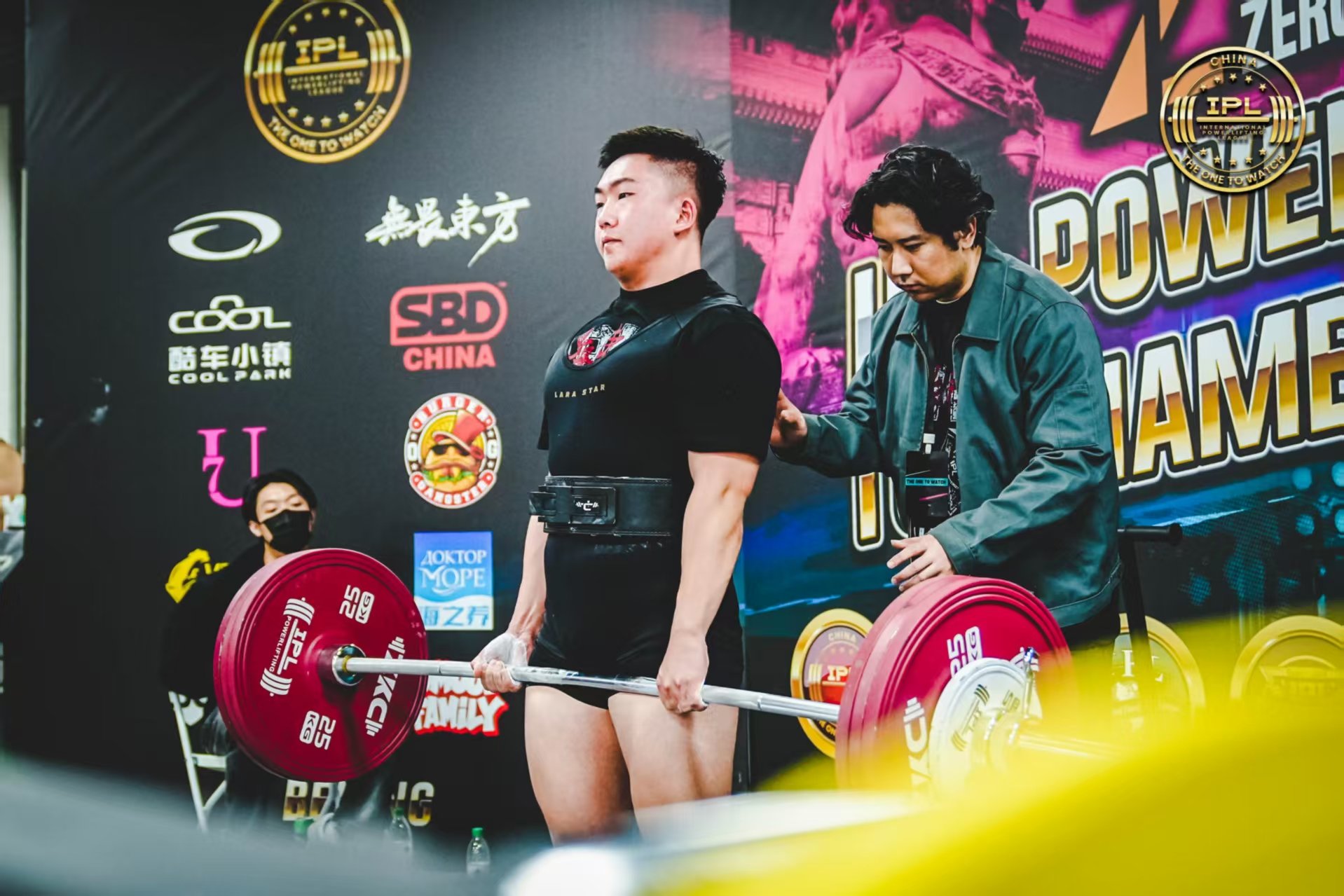 参加过一次力量举比赛